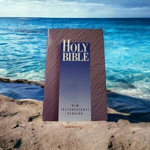 NIV Bible Paperback New International Edition 1986 Zondervan Publishing Witness.